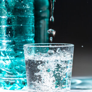 Mineralwasser mit Kohlensäure 0,5L